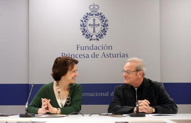 Teresa Sanjurjo y Yuri Nasushkin, en la presentación. 