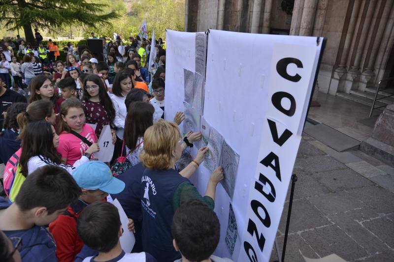 Fotos: Los jóvenes llenan Covadonga