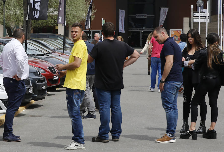 La sexta edición de esta feria ofrece variedad de coches y competitividad de precios en el recinto Luis Adaro.