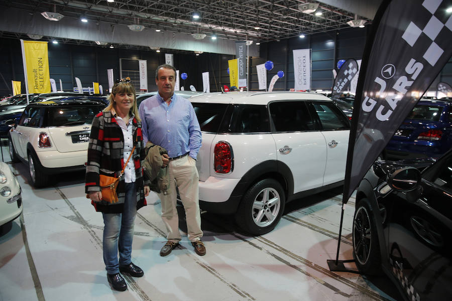 La sexta edición de esta feria ofrece variedad de coches y competitividad de precios en el recinto Luis Adaro.