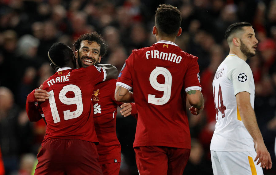 El Liverpool encarriló la eliminatoria con una fantástica actuación de Salah, pero la salida del egipcio del terreno de juego permitió a la Roma mantener una pequeña esperanza para la vuelta en el Olímpico.