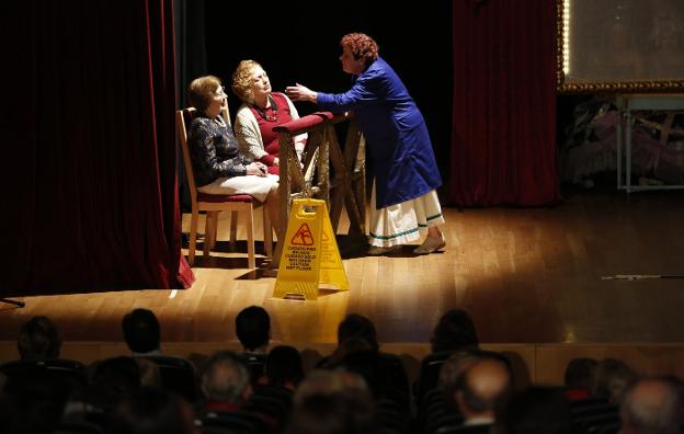 Teatro con actores invidentes en Gijón-Sur
