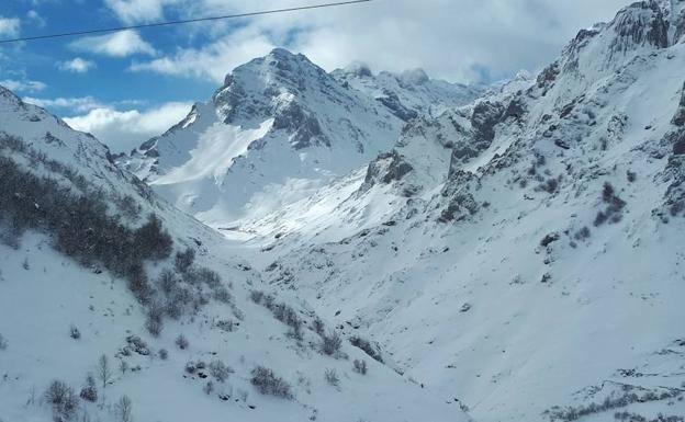 Emergencias advierte sobre el riesgo de aludes en Picos de Europa este fin de semana