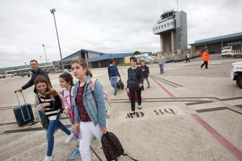 El requisito para participar en el programa es «no haber volado nunca», algo que cumplen todos los jóvenes pasajeros de Volotea. «Tienen edades entre los 10 y 13 años, ya que son alumnos de quinto y sexto de Primaria, así como de Primero de Secundaria»