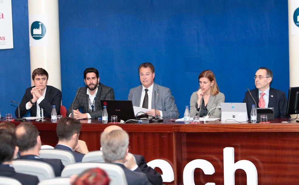 Javier Labrada, Rubén Hidalgo, Félix Baragaño, Eva Pando y Juan José del Coz, en la presentación oficial de Citech 2018 celebrada en el anfiteatro Thyssenkrupp del recinto ferial Luis Adaro. 