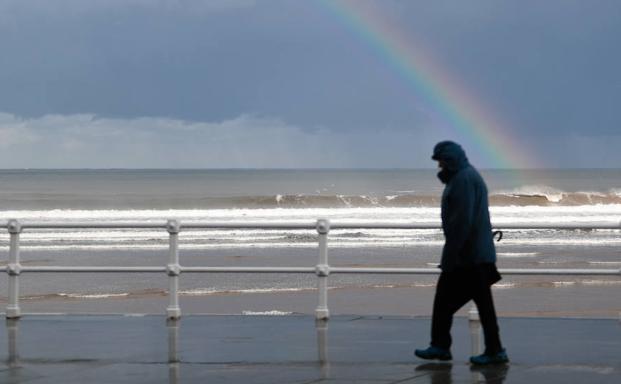 El tiempo en Asturias en el puente del Primero de Mayo | Un frente frío trae lluvias y desploma las temperaturas