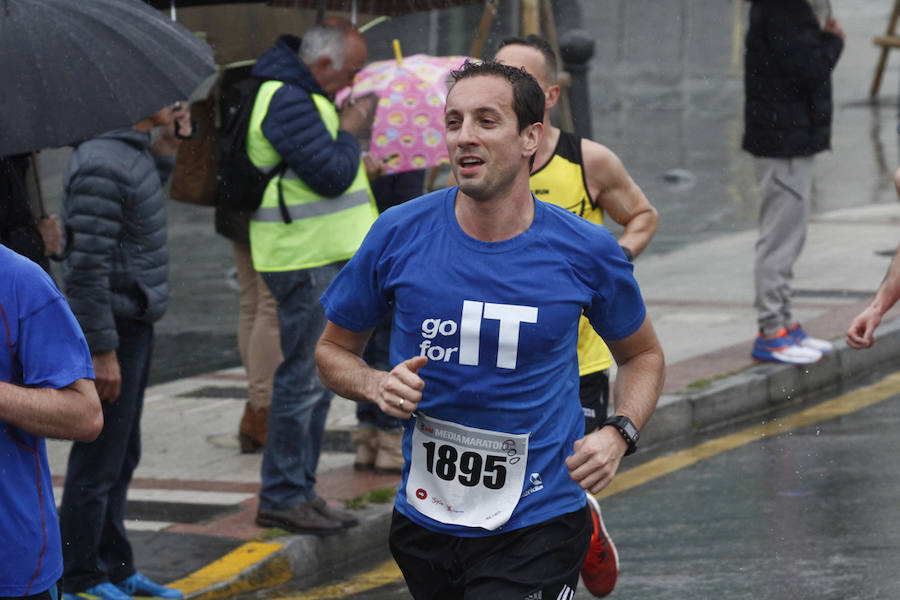 Fotos: ¿Estuviste en la EDP Media Maratón de Gijón? ¡Búscate! (1)