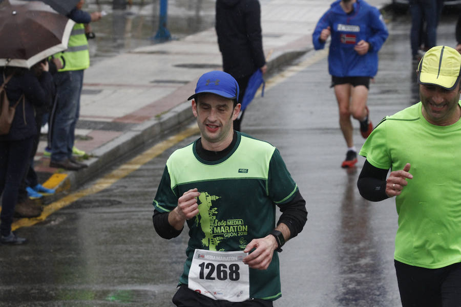 Fotos: ¿Estuviste en la EDP Media Maratón de Gijón? ¡Búscate! (2)
