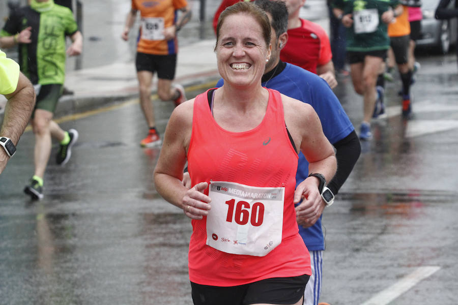 Fotos: ¿Estuviste en la EDP Media Maratón de Gijón? ¡Búscate! (2)