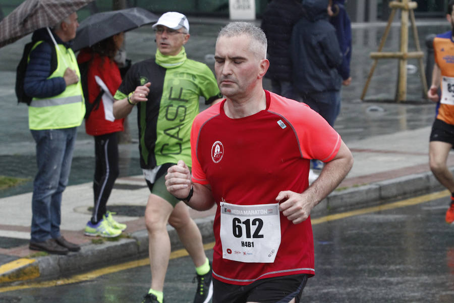 Fotos: ¿Estuviste en la EDP Media Maratón de Gijón? ¡Búscate! (2)