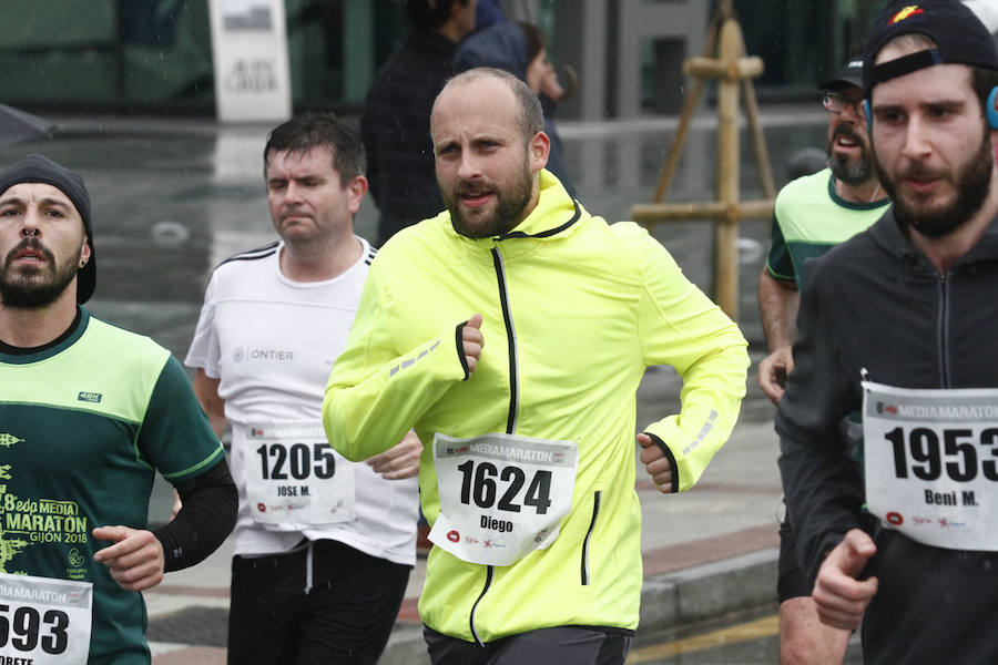 Fotos: ¿Estuviste en la EDP Media Maratón de Gijón? ¡Búscate! (2)