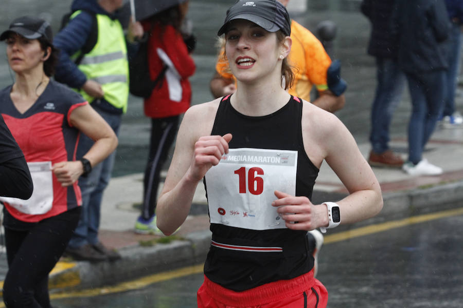 Fotos: ¿Estuviste en la EDP Media Maratón de Gijón? ¡Búscate! (2)