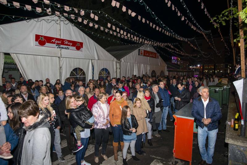 La capital piloñesa inaugura bajo el orbayu una nueva edición de la fiesta