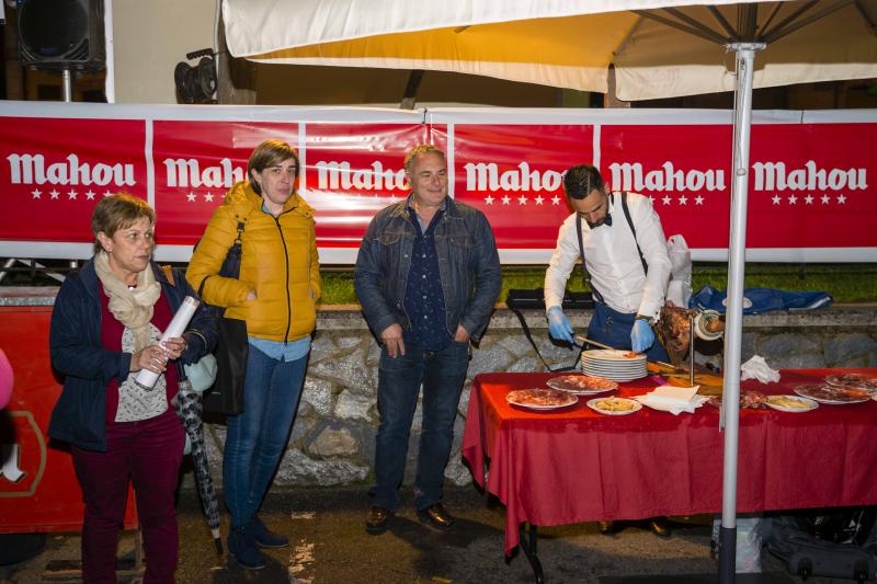 La capital piloñesa inaugura bajo el orbayu una nueva edición de la fiesta