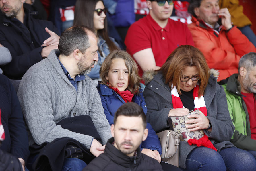 Fotos: ¿Estuviste en el Sporting B - Albacete? ¡Búscate!