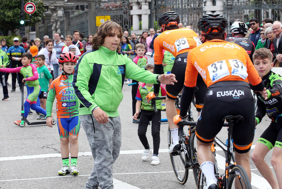 La prueba se cerró este domingo con las ya tradicionales carreras solidarias -en favor de la Asociación Galbán de ayuda a las familias de niños con cáncer-