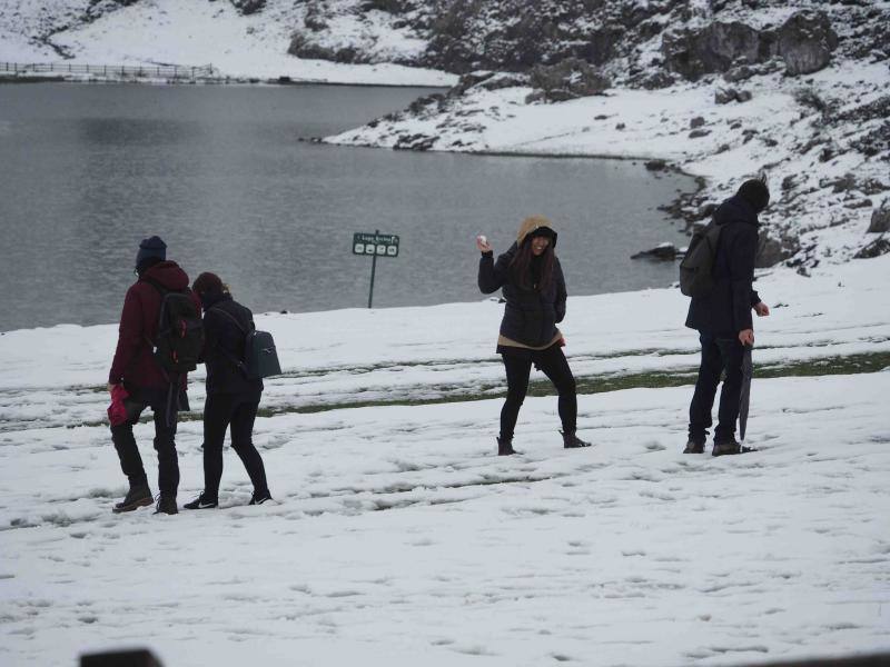 Fotos: Los Lagos, cubiertos de nieve a las puertas de mayo