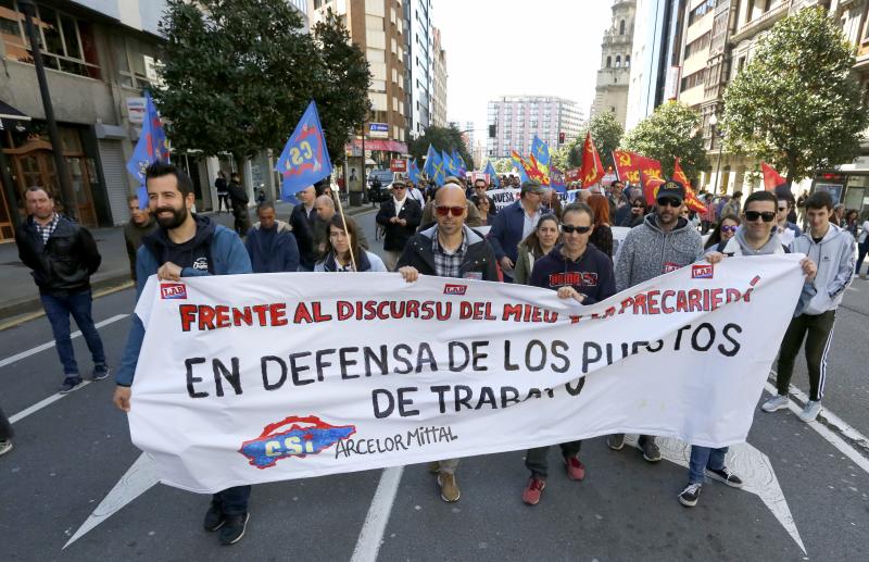 CNT, CGT, CSI y Suatea han convocado a un gran número de personas en Gijón, donde se ha celebrado una manifestación del Primero de Mayo impregnada por las reivindicaciones feministas. 