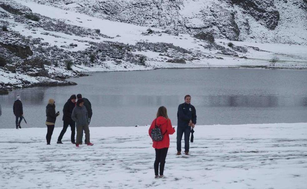 Lagos de Covadonga. Muchos turistas aprovecharon para hacerse fotos. :