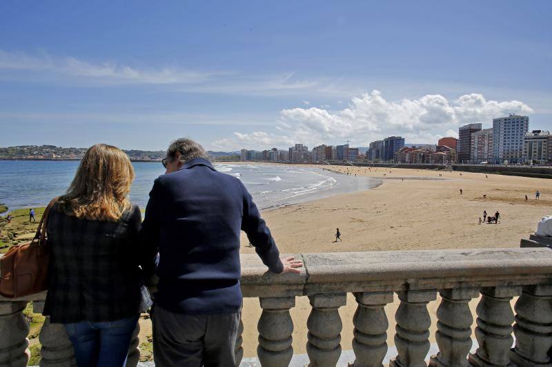 El buen tiempo invitó a lugareños y foráneos a disfrutar de todos los rincones del Principado en este Primero de Mayo.