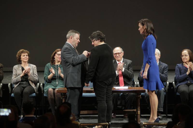 Xosé Antón González, presidente de la Academia de la Llingua Asturiana, señaló en su discurso que «la sociedá asturiana ta madura pa la oficialidá».