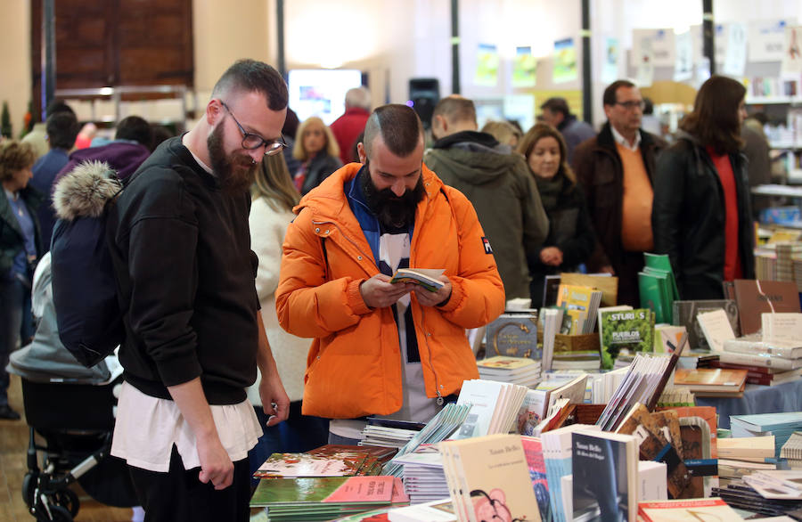 La feria vuelve un año más con el objetivo de rendir homenaje a la lectura. Permanecerá abierta hasta el domingo 13 de mayo