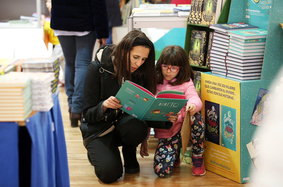 La feria vuelve un año más con el objetivo de rendir homenaje a la lectura. Permanecerá abierta hasta el domingo 13 de mayo