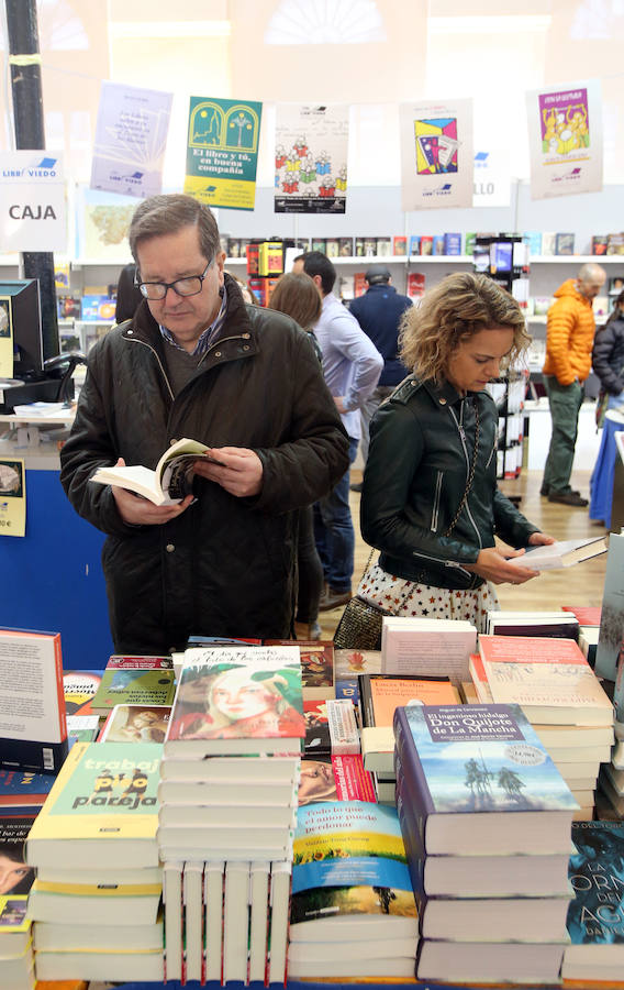 La feria vuelve un año más con el objetivo de rendir homenaje a la lectura. Permanecerá abierta hasta el domingo 13 de mayo