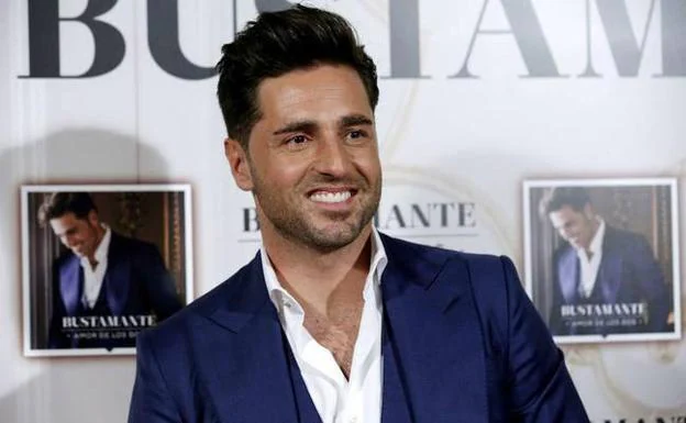 David Bustamante recupera la ilusión con una joven bailarina