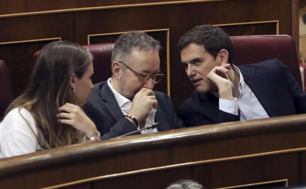 Melisa Rodríguez, Juan Carlos Girauta y Albert Rivera.