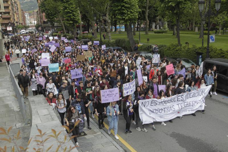 Fotos: Los estudiantes de Oviedo protestan por la sentencia de &#039;La Manada&#039;