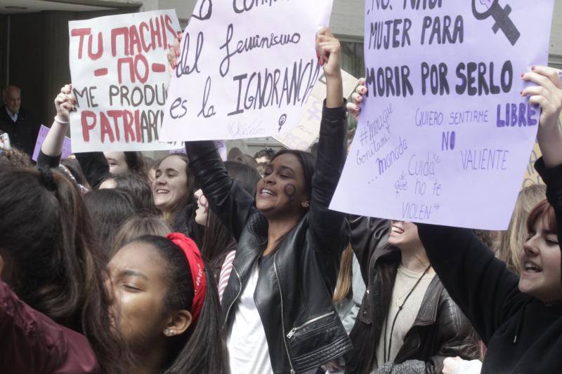 Fotos: Los estudiantes de Oviedo protestan por la sentencia de &#039;La Manada&#039;