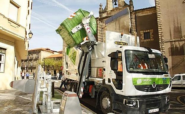 Emulsa estudia la recogida orgánica «puerta a puerta» en restaurantes y supermercados