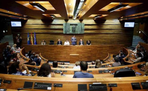 El Parlamento asturiano descarta aumentar las deducciones fiscales por hijos