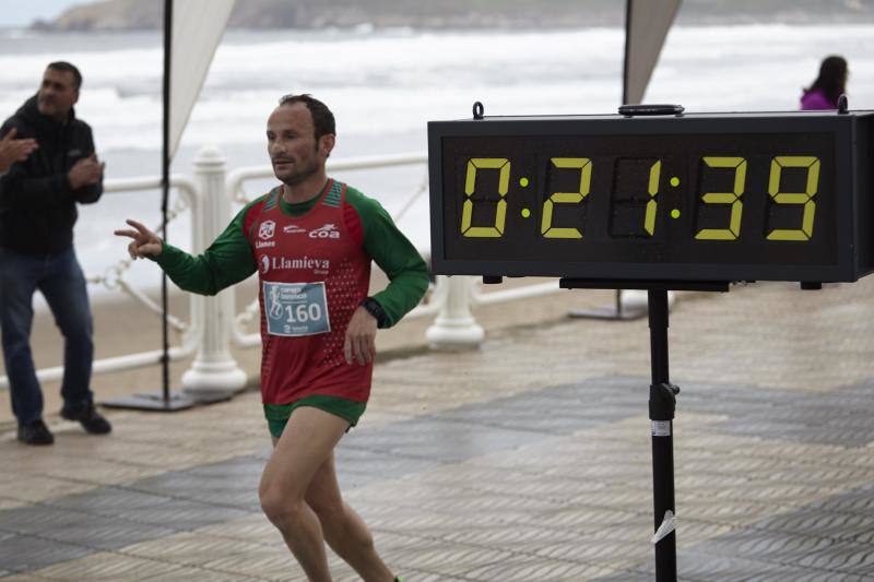 Fotos: Carrera benéfica en la playa de Salinas