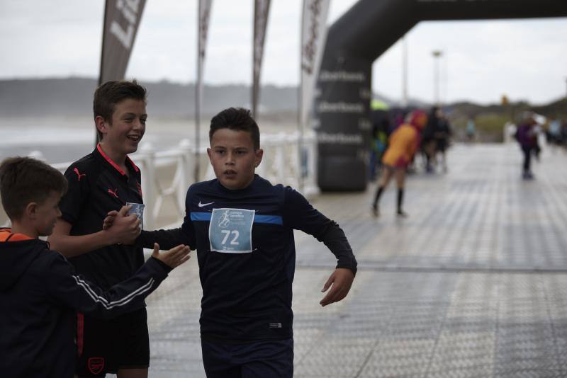 Fotos: Carrera benéfica en la playa de Salinas