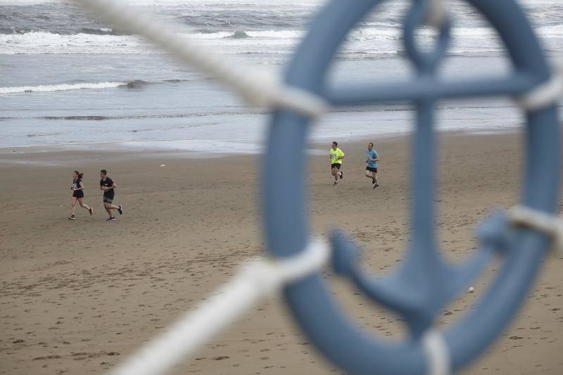 Fotos: Carrera benéfica en la playa de Salinas