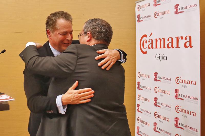 El pleno, que estuvo presidido por el consejero de Empleo, Industria y Turismo del Principado, Isaac Pola, ha elegido también a los 54 vocales que le acompañarán en la dirección