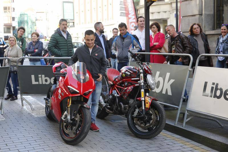 El piloto Emilio Zamora realizó una exhibición de cara al evento que se celebrará los próximos 8, 9 y 10 de junio.