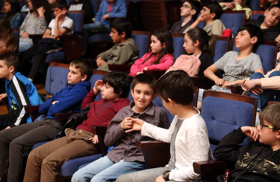 El Auditorio Príncipe Felipe de Oviedo acoge la segunda jornada del programa Link Up dirigido a niños de entre 9 y 13 años. 