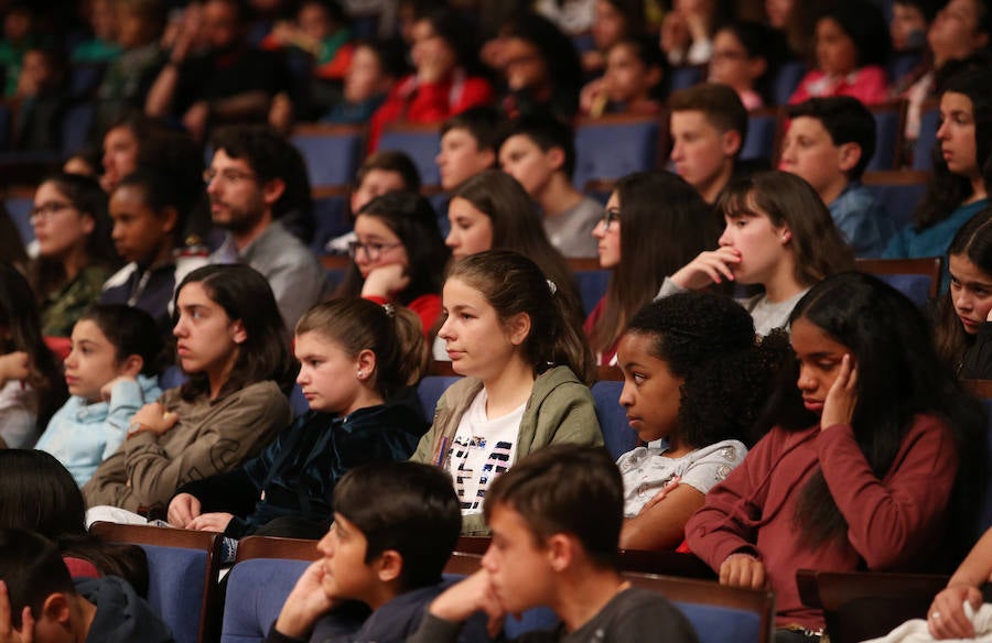 El Auditorio Príncipe Felipe de Oviedo acoge la segunda jornada del programa Link Up dirigido a niños de entre 9 y 13 años. 