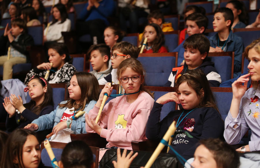 El Auditorio Príncipe Felipe de Oviedo acoge la segunda jornada del programa Link Up dirigido a niños de entre 9 y 13 años. 