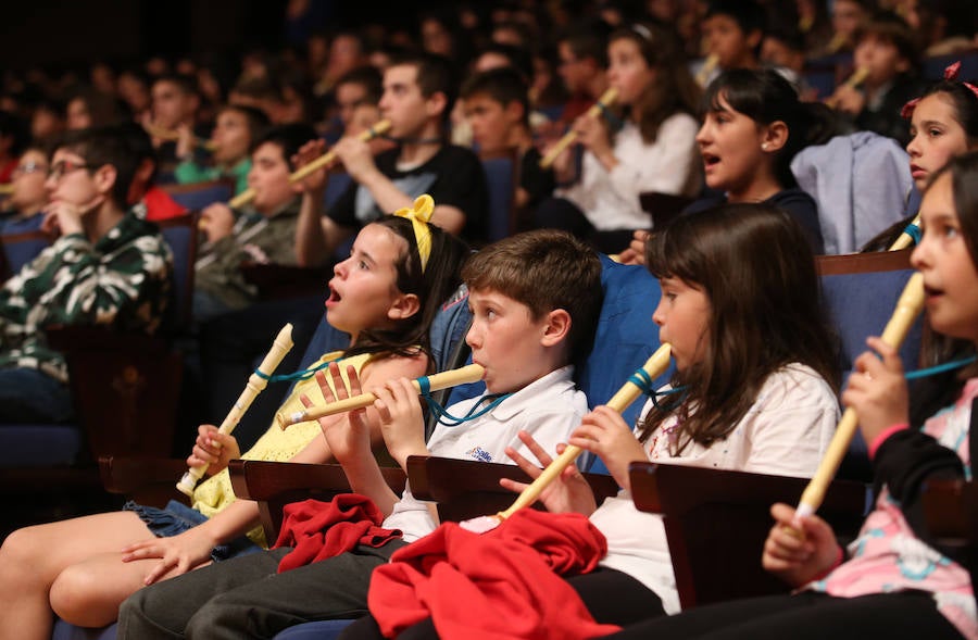 El Auditorio Príncipe Felipe de Oviedo acoge la segunda jornada del programa Link Up dirigido a niños de entre 9 y 13 años. 