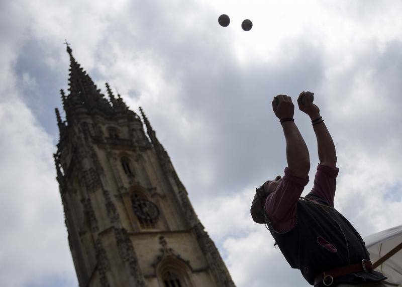 Los puestos tradicionales y los juegos infantiles amenizaron la jornada festiva.