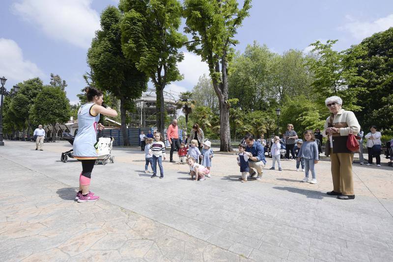 Los puestos tradicionales y los juegos infantiles amenizaron la jornada festiva.