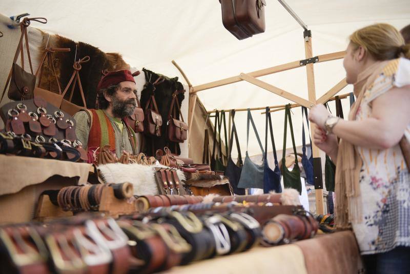 Los puestos tradicionales y los juegos infantiles amenizaron la jornada festiva.