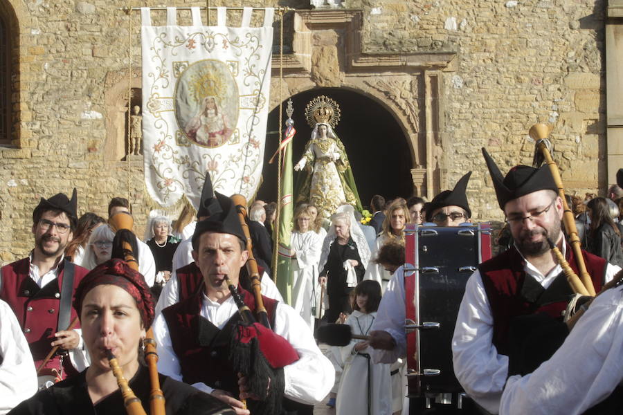 La Cofradía de la Balesquida procesionó la imagen desde la iglesia de San Tirso en Oviedo.