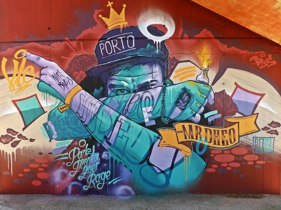 Diez artistas de street art, ilustración, graffiti y artes plásticas participarán, del 29 de junio al 1 de julio, en Metrópoli. Realizarán obras de gran formato en directo ante los visitantes en varios puntos del recinto Luis Adaro de Gijón que estarán expuestas los diez días del festival. 