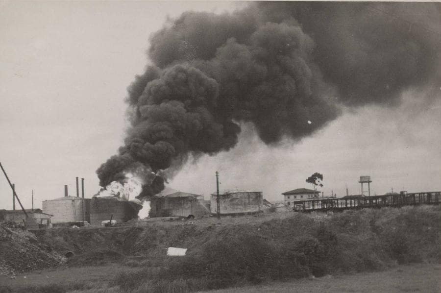 La Biblioteca Nacional de España continúa digitalizando su archivo fotográfico de la Guerra Civil: de las más de 44 000 imágenes que ilustran la narrativa bélica de ambos bandos de la contienda, 11 000 acaban de hacerse públicas. De ellas, muchas son asturianas. El cuartel de Simancas de Gijón tras el asedio, los combates en las trincheras de Oviedo o escenas de la vida cotidiana durante el conflicto son parte de los contenidos. 