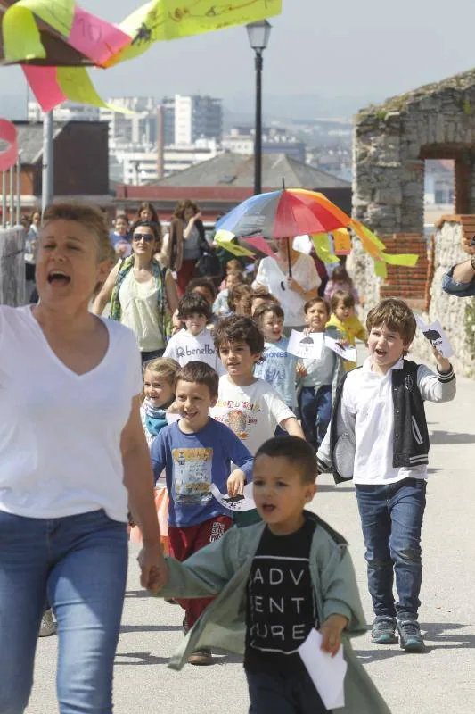 Han vuelto a manifestarse ante los continuos retrasos de unos trabajos que ya han sido aprobados por el Ayuntamiento